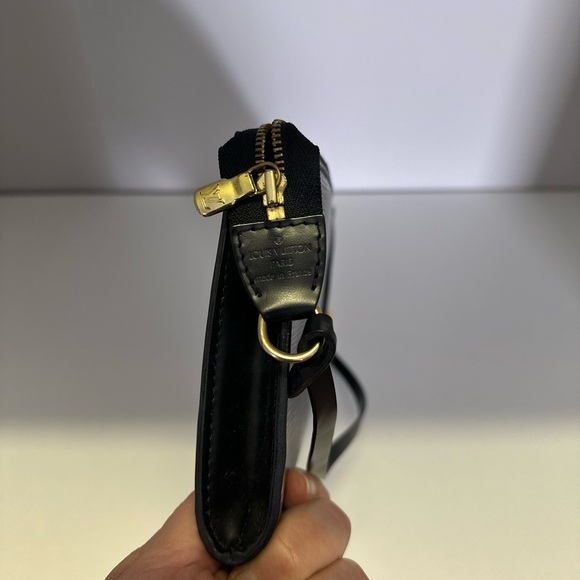 Louis Vuitton Black Epi Leather Pouchette - Picture 4 of 9